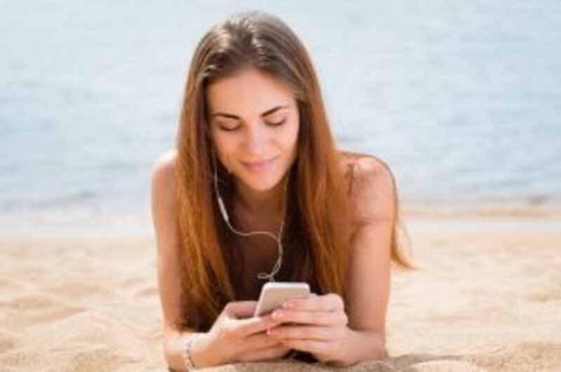 Mobile usage on holiday drops as people ‘switch off’