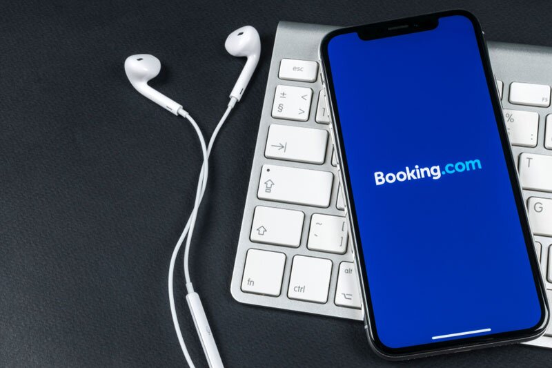 Amadeus to integrate Booking.com content