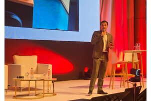 Selectour deploys conversational AI with Kleio